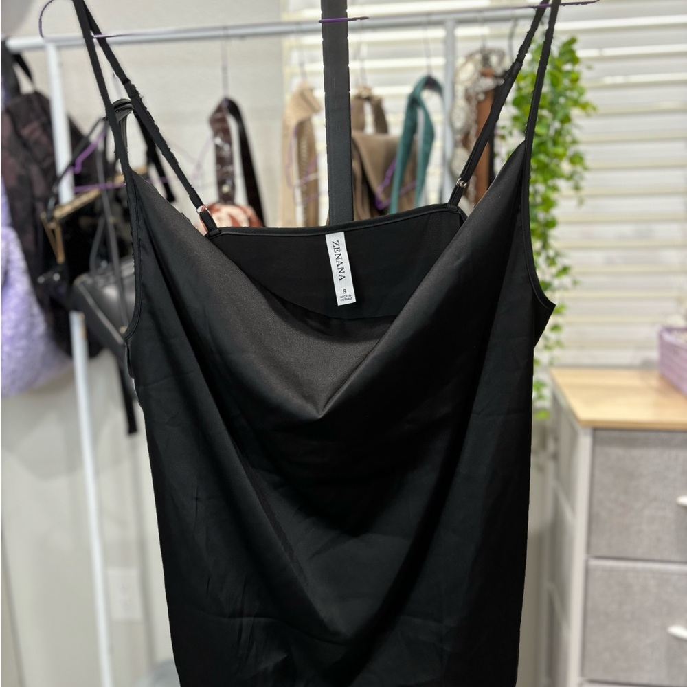 Zenana Outfitters Black blouse
